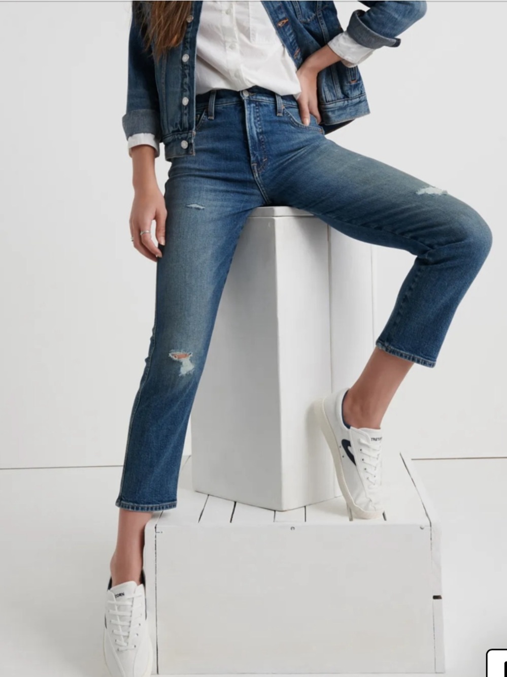 Lucky Brand Authentic Straight Crop Jeans in Medium Distressed Wash Size 2/26